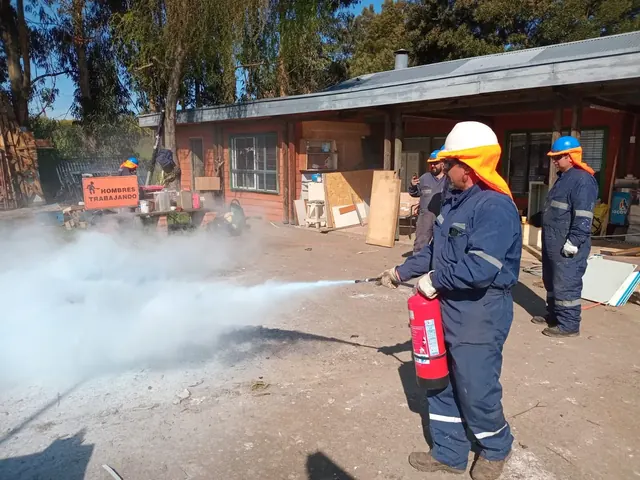 Registro de la publicación: Uso y Manejo de Extintores: reforzando la seguridad desde el conocimiento Registro de la publicación: Uso y Manejo de Extintores: reforzando la seguridad desde el conocimiento