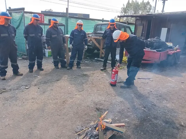 Uso y Manejo de Extintores: reforzando la seguridad desde el conocimiento Uso y Manejo de Extintores: reforzando la seguridad desde el conocimiento