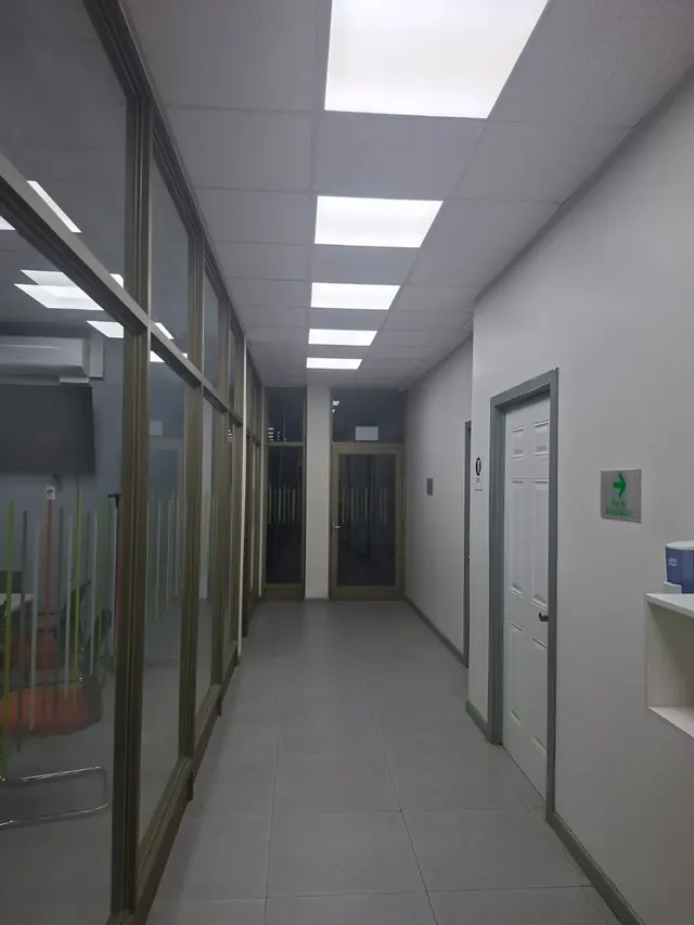 Registro fotográfico de Entrega final de sala de reuniones Frontel Angol: funcionalidad, diseño y estándar corporativo · imagen 8