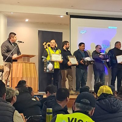 Supervisores de Altos de Arauco en capacitación de seguridad técnica.