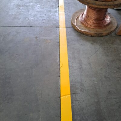 Zonas de carga delimitadas con pintura amarilla y negra